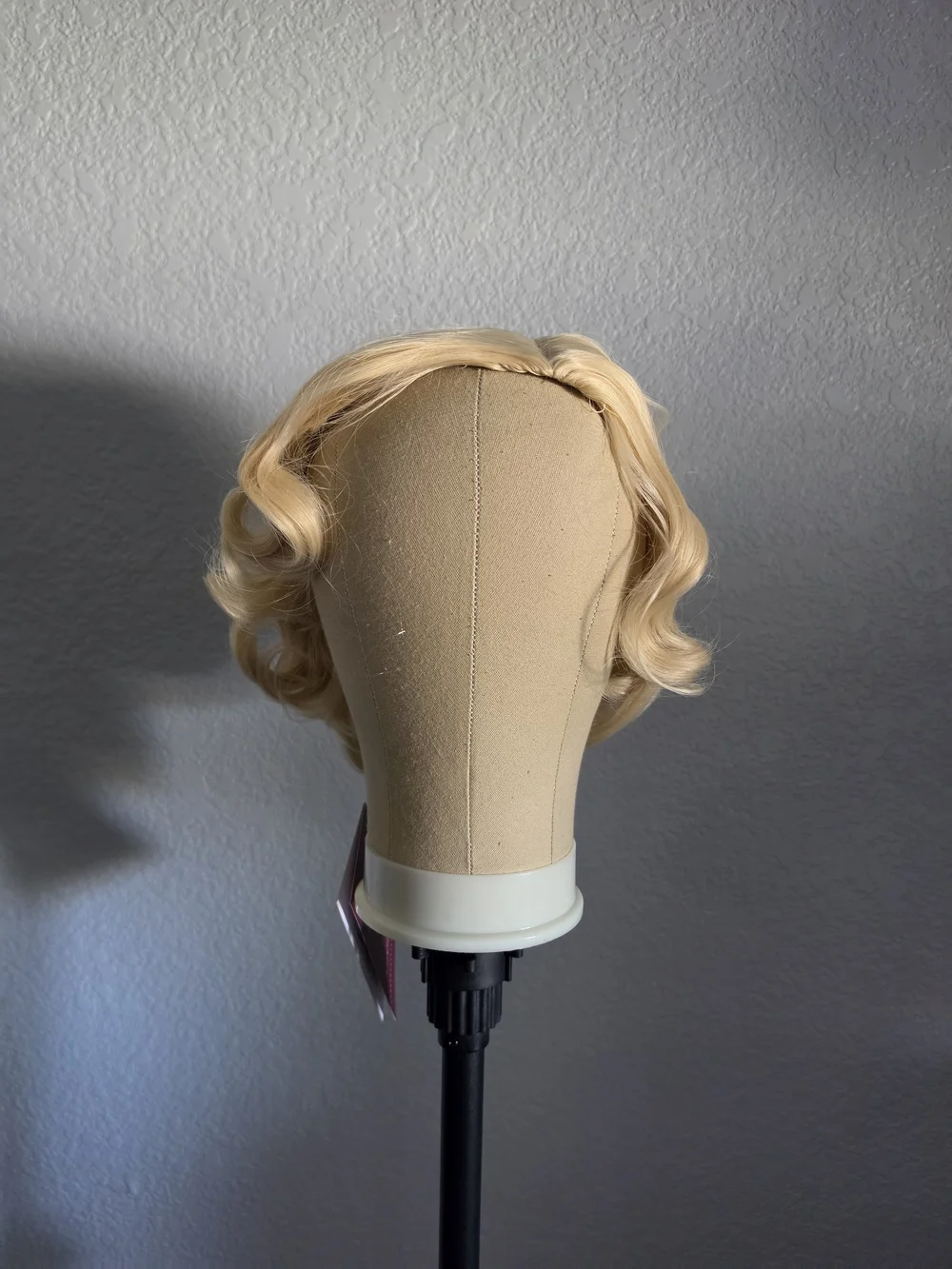 Short Blonde Curly Wig Finger Wave Synthetic Hair for Women 1920s Halloween Cosp